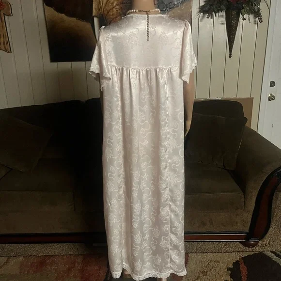 Vintage~ Christian Dior Size Medium Pink Elegant Nightgown
